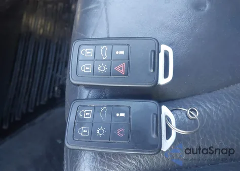 2014 Volvo Xc60 T6 R-Design from USA, damaged, VIN YV4902DZ3E2554749